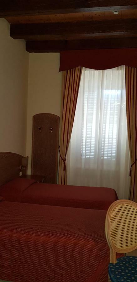 Hotel La Cupola Novara Kültér fotó
